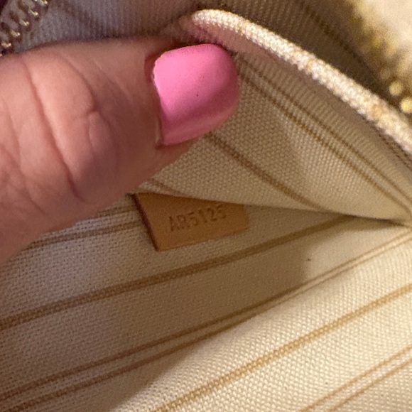 LV Checkered Cream and Tan Women's Pouch PM - Picture 4 of 5